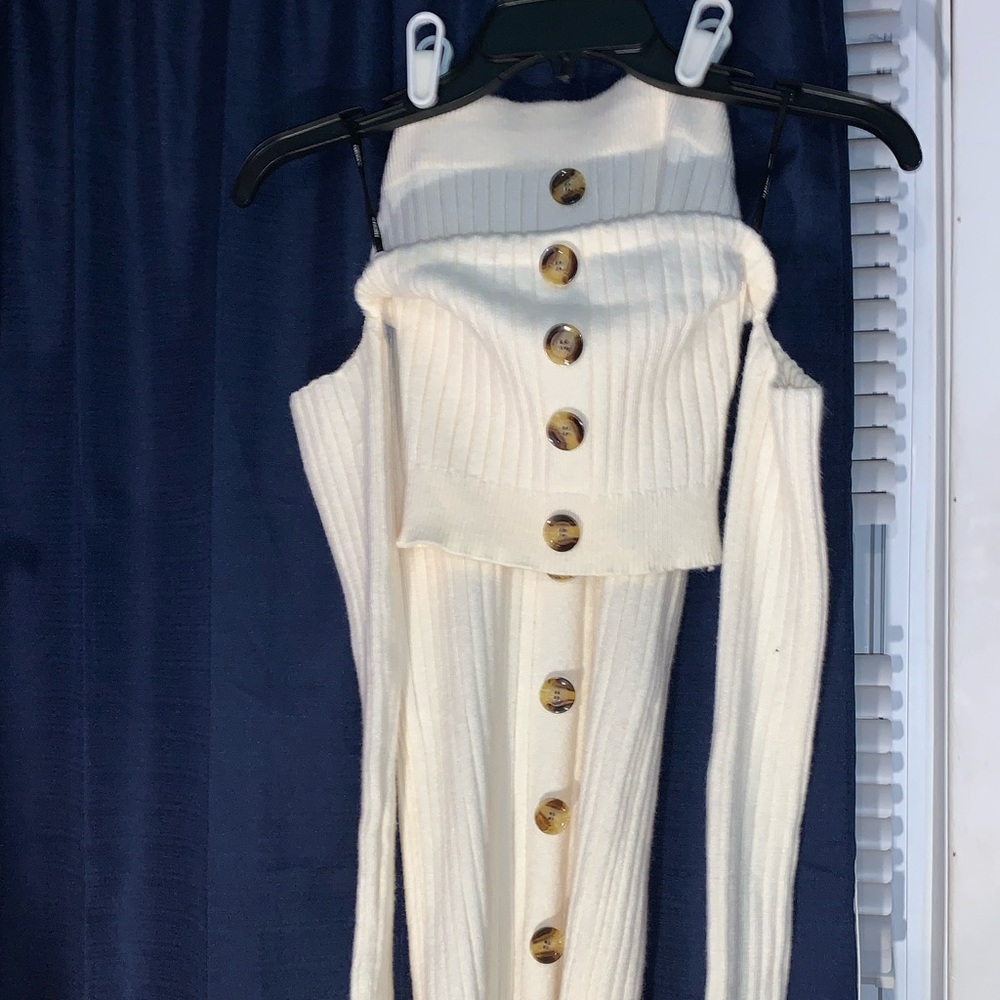 White two piece set